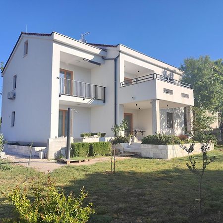 Apartments Grape Pirovac Ngoại thất bức ảnh