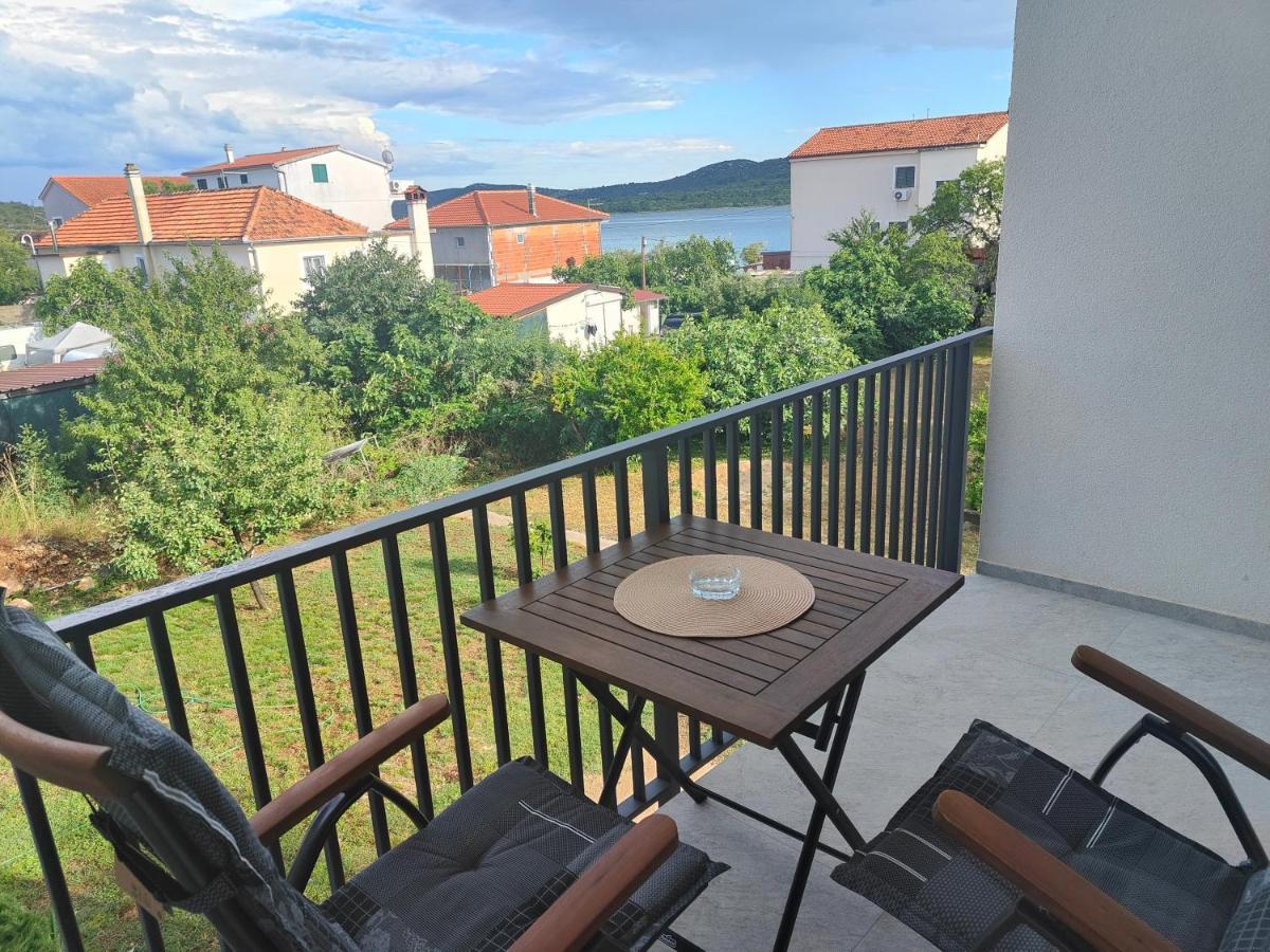 Apartments Grape Pirovac Ngoại thất bức ảnh