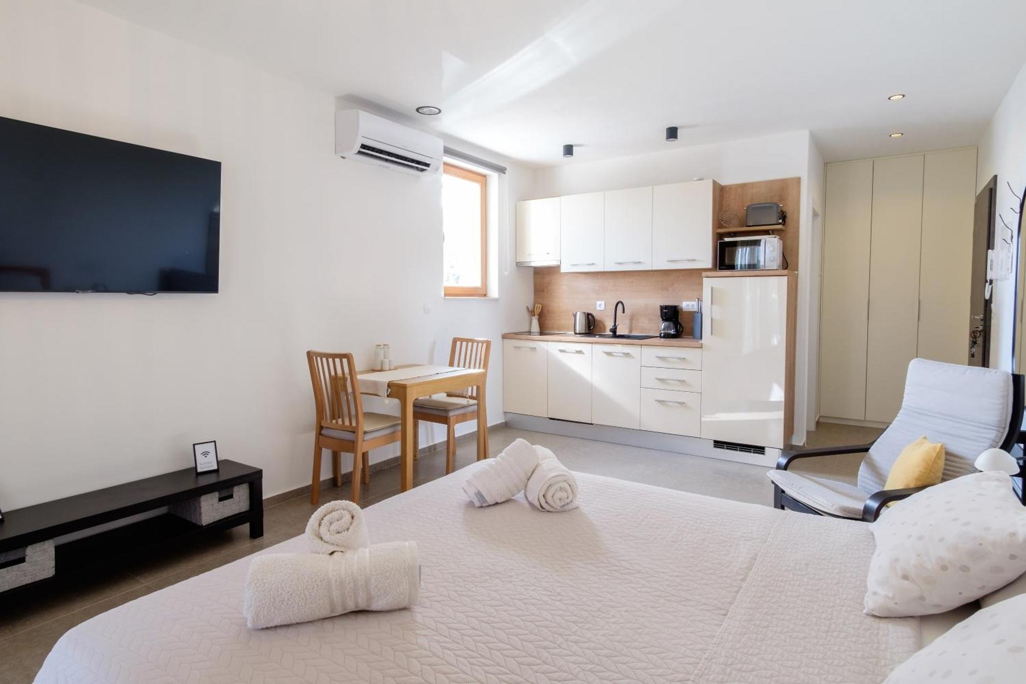 Apartments Grape Pirovac Ngoại thất bức ảnh