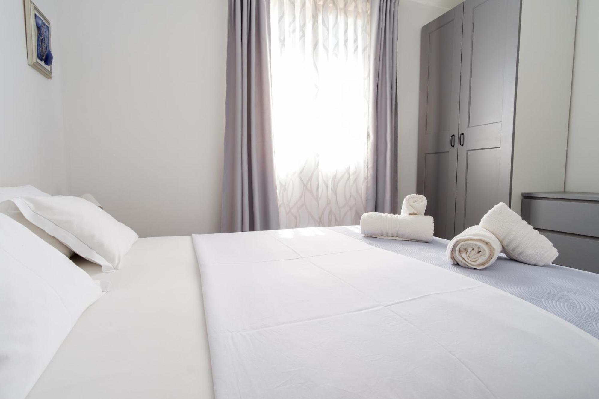 Apartments Grape Pirovac Ngoại thất bức ảnh